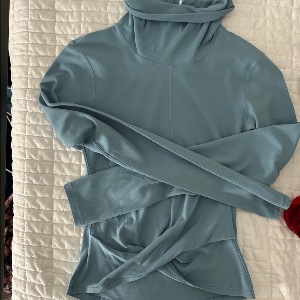 Size 2 Lululemon turtleneck brand new never worn